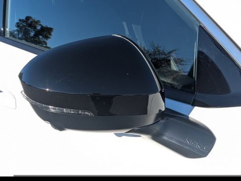 New 2026 Nissan Kicks SR image 12