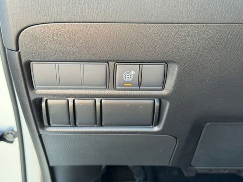 Used 2024 Nissan Armada SV image 11