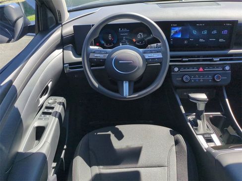 New 2026 Hyundai Tucson SE image 18