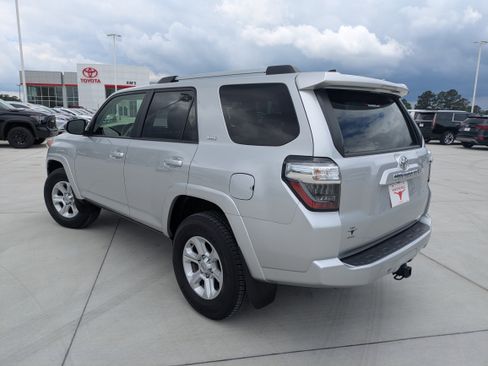Certified 2024 Toyota 4Runner SR5 image 5