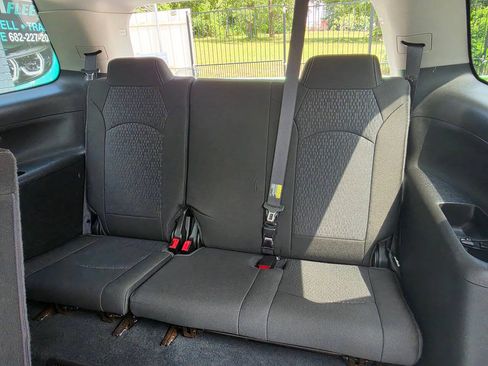 Used 2016 GMC Acadia SLE FWD image 21