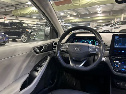 Used 2020 Hyundai Ioniq Limited image 24