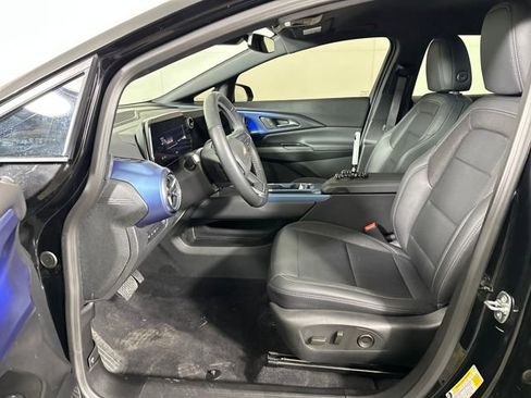 Used 2024 Chevrolet Equinox EV LT image 11