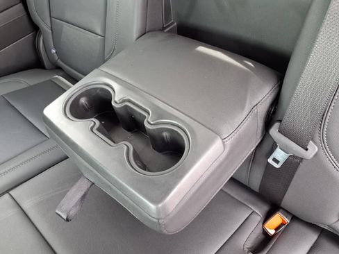 Used 2025 GMC Sierra 1500 SLT image 9