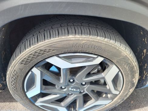 Used 2024 Kia Seltos SX image 9