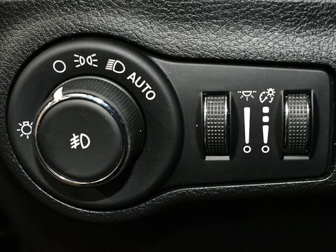 Used 2019 Jeep Compass Latitude w/ Popular Equipment Group image 41