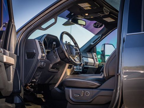 Certified 2019 Ford F450 Platinum w/ Platinum Ultimate Package image 21