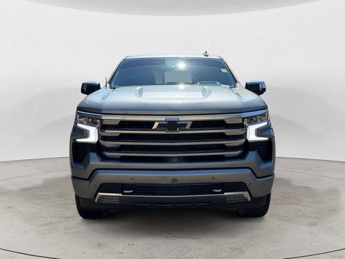 Used 2025 Chevrolet Silverado 1500 High Country w/ Technology Package AWD/4WD image 8
