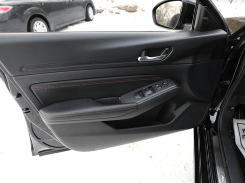 Used 2019 Nissan Altima 2.0 SR image 14