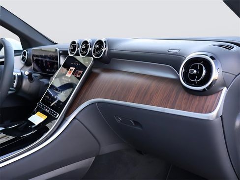 Certified 2025 Mercedes-Benz GLC 300 GLC 300 image 11