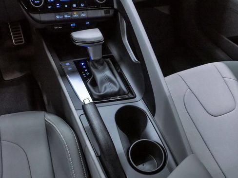 Certified 2026 Hyundai Elantra Sport FWD image 18