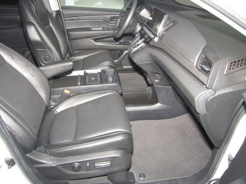 Certified 2025 Honda Odyssey EX-L image 18