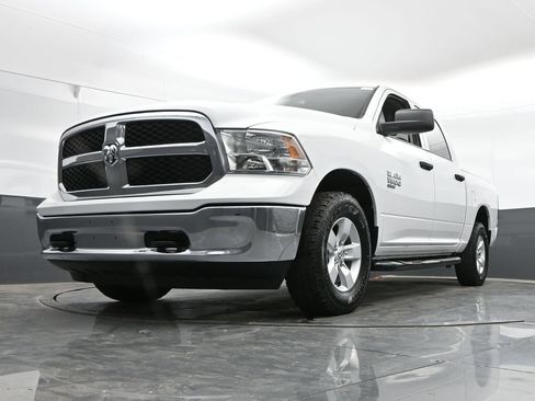 Used 2022 RAM 1500 Classic SLT AWD/4WD image 41