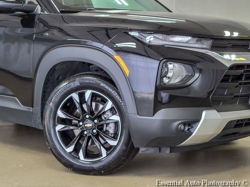 Used 2023 Chevrolet TrailBlazer LT w/ Convenience Package FWD image 3