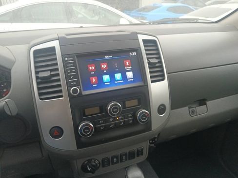 Used 2020 Nissan Frontier SV AWD/4WD image 8
