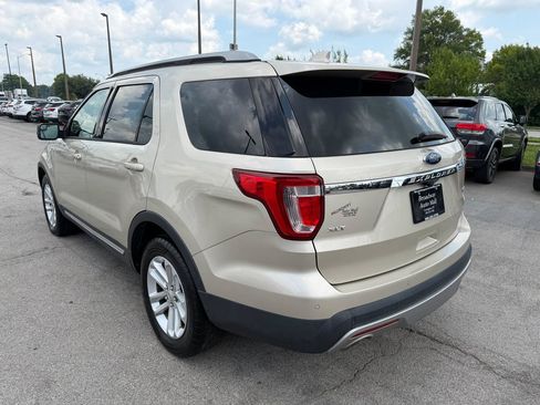 Used 2017 Ford Explorer XLT FWD image 5