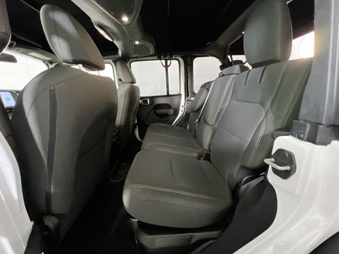 Used 2024 Jeep Wrangler Willys image 23