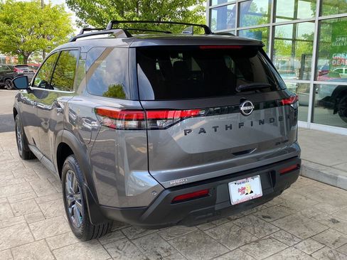 Used 2023 Nissan Pathfinder SV w/ Black Appearance Package image 5
