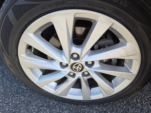 Used 2024 Toyota Camry LE w/ Convenience Package FWD image 11