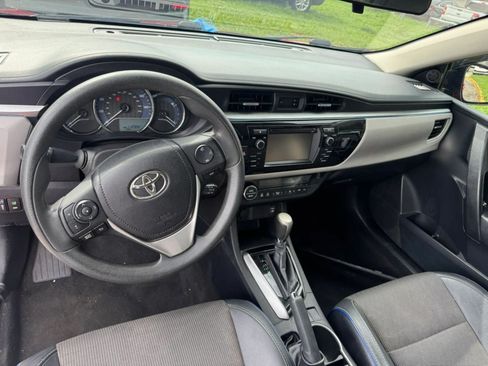 Used 2016 Toyota Corolla LE FWD image 9