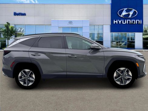 New 2026 Hyundai Tucson SEL image 9