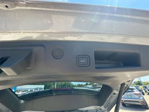 Used 2024 Chevrolet Equinox Premier AWD/4WD image 46
