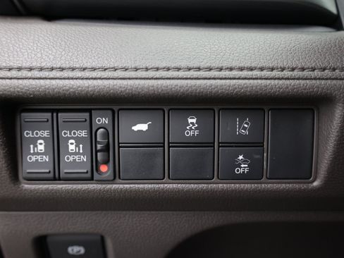 Used 2018 Honda Odyssey EX-L image 19