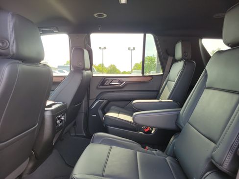 Used 2025 GMC Yukon Denali AWD/4WD image 11