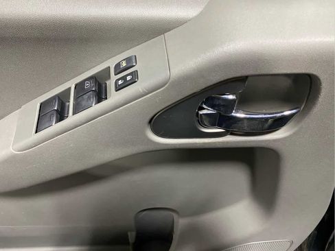 Used 2013 Nissan Frontier SV w/ SV Value Truck Pkg image 10