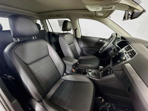 Used 2021 Volkswagen Tiguan SEL AWD/4WD image 27