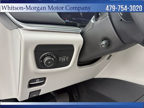 Used 2023 Jeep Grand Cherokee Overland w/ Luxury Tech Group IV AWD/4WD image 15