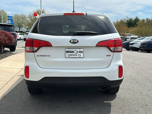 Used 2015 Kia Sorento LX image 5