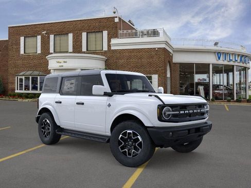 New 2026 Ford Bronco Outer Banks image 7