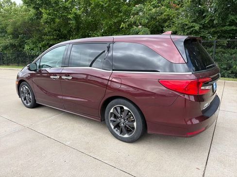 Used 2021 Honda Odyssey Elite image 3