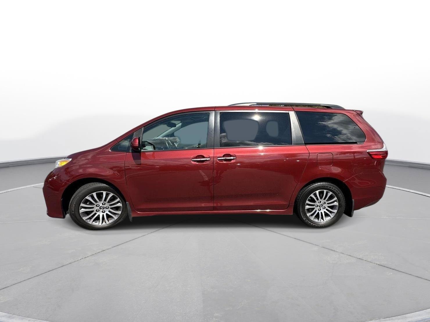 Used 2020 Toyota Sienna XLE FWD image 9