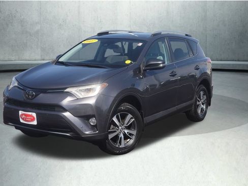 Used 2017 Toyota RAV4 XLE AWD/4WD image 25