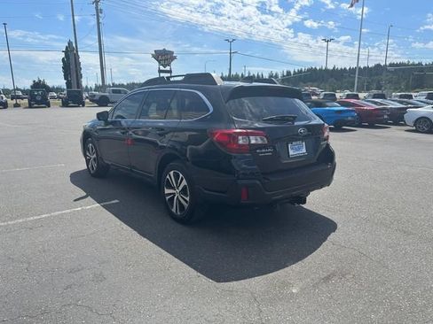 Used 2018 Subaru Outback 3.6R Limited AWD/4WD image 4