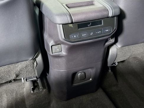 Used 2024 Toyota Grand Highlander AWD image 25