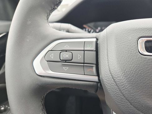 Used 2025 Jeep Compass Latitude w/ Altitude Special Edition image 21