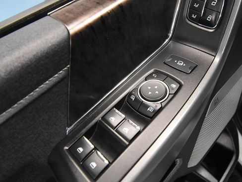 Used 2024 Ford F350 Lariat w/ Lariat Ultimate Package AWD/4WD image 6