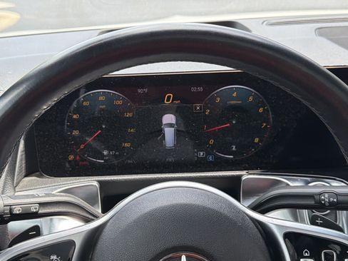 Used 2020 Mercedes-Benz GLB 250 4MATIC image 11