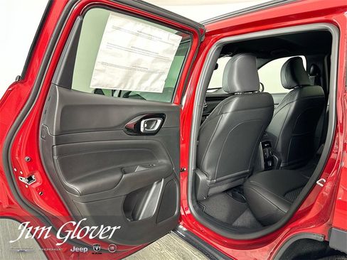 New 2026 Jeep Compass Latitude image 13