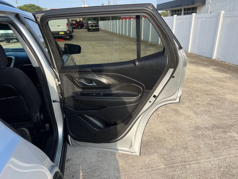 Used 2022 GMC Terrain SLE w/ Driver Convenience Package FWD image 12