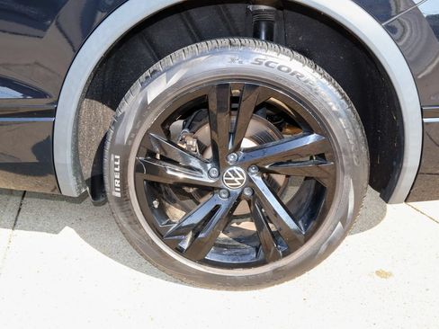 Used 2024 Volkswagen Tiguan SE R-Line AWD/4WD image 9