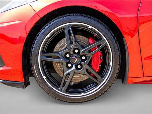 Used 2021 Chevrolet Corvette Stingray Premium Conv w/ Z51 Performance Package RWD image 9