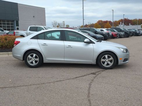 Used 2013 Chevrolet Cruze LT image 9