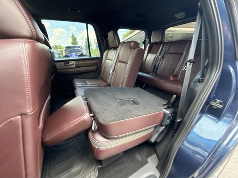 Used 2015 Ford Expedition Platinum AWD/4WD image 12
