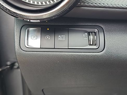 Used 2025 Chevrolet Equinox LT FWD image 29