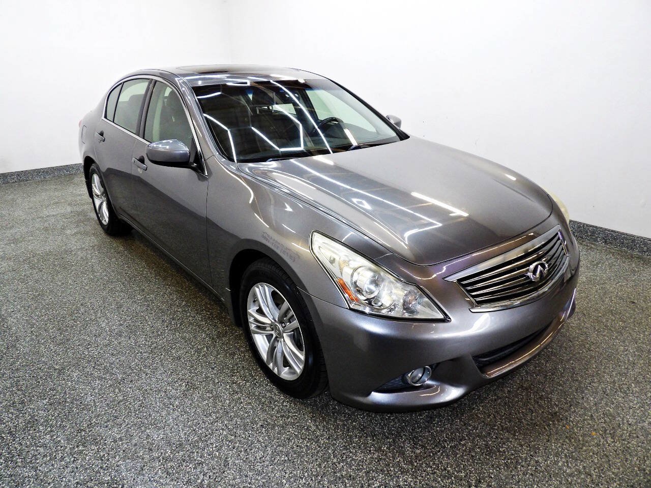 Used 2013 INFINITI G37 x Sedan w/ Premium Pkg AWD/4WD image 3