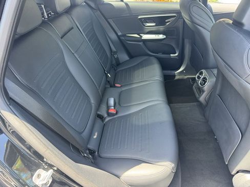 Used 2026 Mercedes-Benz GLC 300 image 8